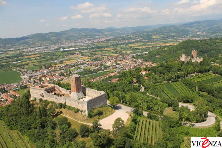 Veduta aerea del Castello di Romeo